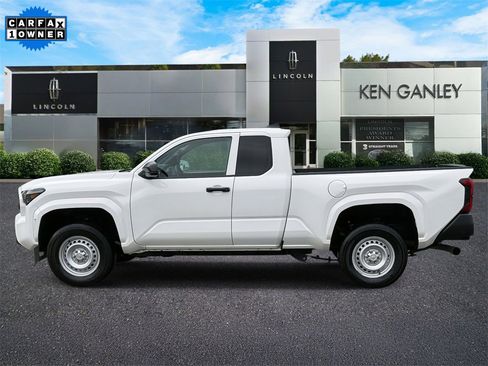 Used 2025 Toyota Tacoma SR image 6