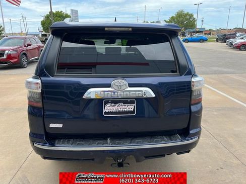 Used 2024 Toyota 4Runner Limited AWD/4WD image 4