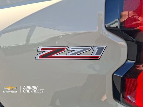 Used 2023 Chevrolet Colorado Z71 w/ Z71 Convenience Package 2 AWD/4WD image 26