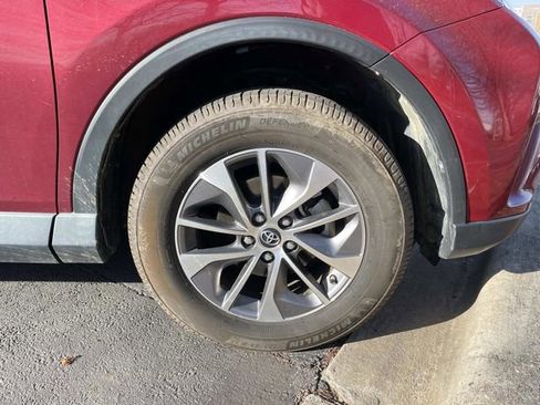 Used 2018 Toyota RAV4 XLE image 8