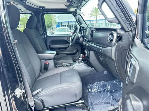 Used 2023 Jeep Wrangler Unlimited Sport AWD/4WD image 17