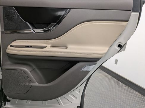 Used 2023 Lincoln Corsair Reserve FWD image 26