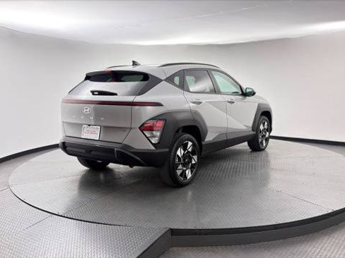 Used 2024 Hyundai Kona SEL AWD/4WD image 8