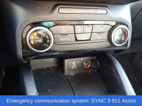 Used 2022 Ford Escape SE FWD image 22