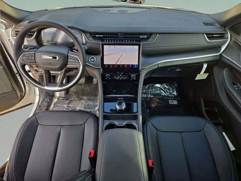 New 2025 Jeep Grand Cherokee L Limited w/ MOPAR Finishing Package RWD image 19
