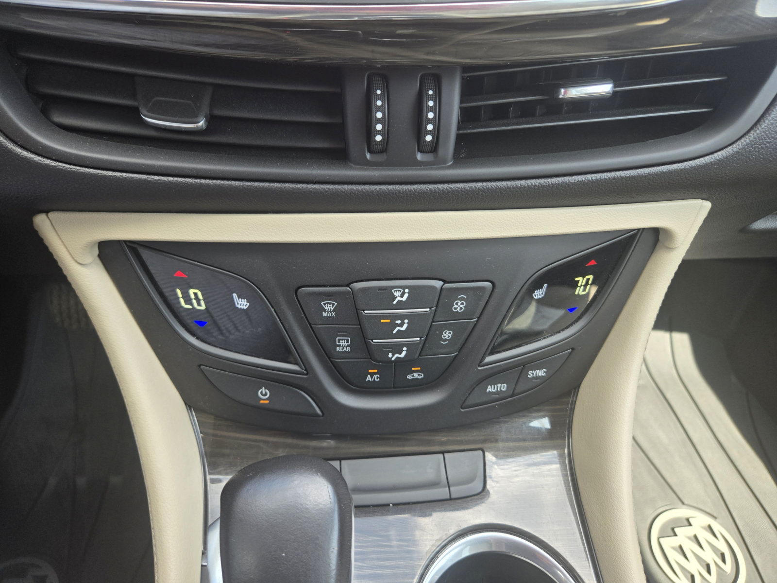 Used 2019 Buick Envision Essence w/ LPO, Active Package AWD/4WD image 22