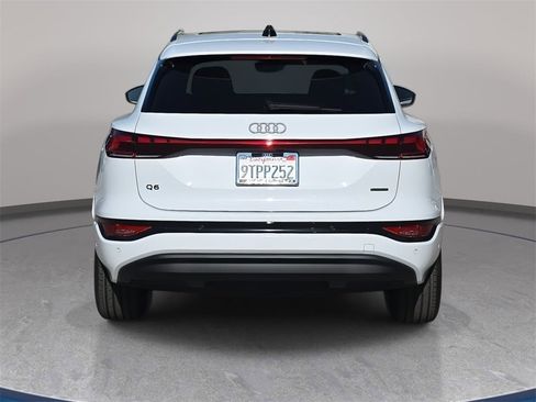 Used 2025 Audi Q6 e-tron Premium Plus w/ Premium Plus image 5