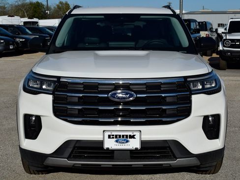 New 2026 Ford Explorer Active w/ Active Comfort Package image 2