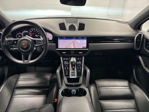 Used 2019 Porsche Cayenne S image 17
