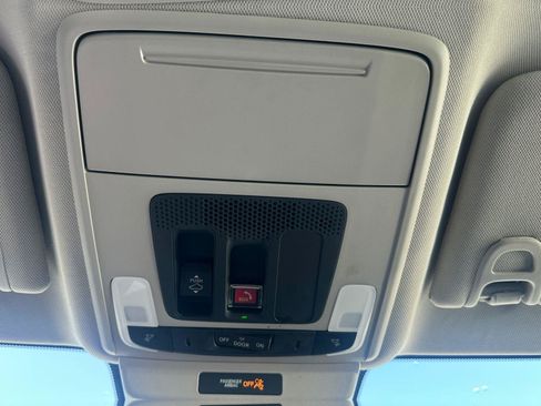 Used 2025 Honda Accord SE image 25