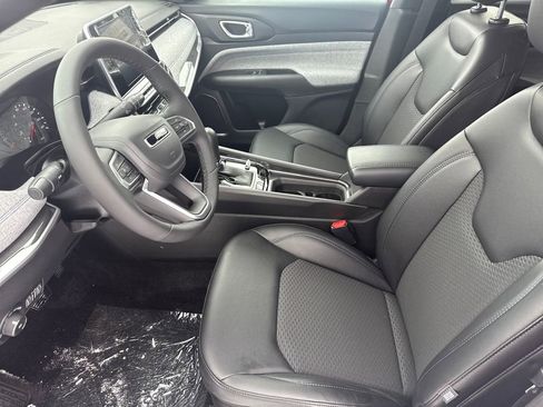 New 2026 Jeep Compass Latitude image 15