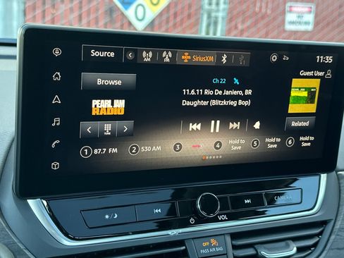 New 2025 Nissan Altima 2.5 SL image 17