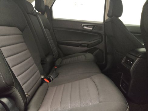 Used 2020 Ford Edge SE FWD image 19