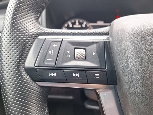 Used 2024 Mitsubishi Outlander SE Black Edition FWD image 13