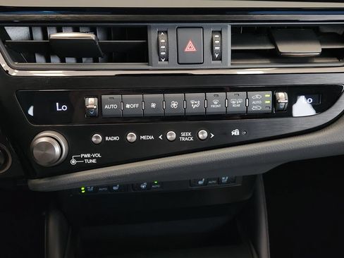 Certified 2025 Lexus ES 350 w/ Premium Package FWD image 18