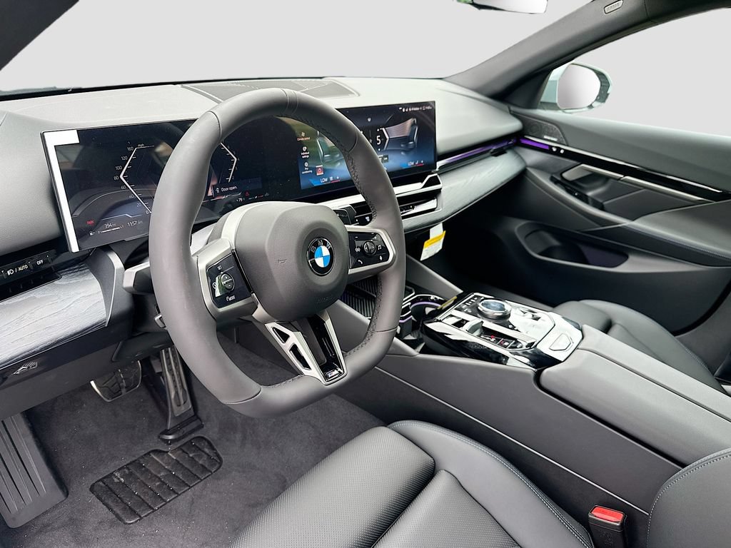 Used 2026 BMW 530i w/ M Sport Package RWD image 9