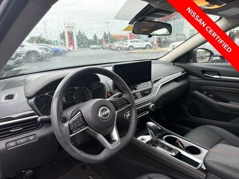 Certified 2023 Nissan Altima 2.5 SR w/ SR Premium Package FWD image 11