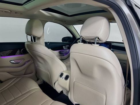 Used 2021 Mercedes-Benz GLC 300 image 9