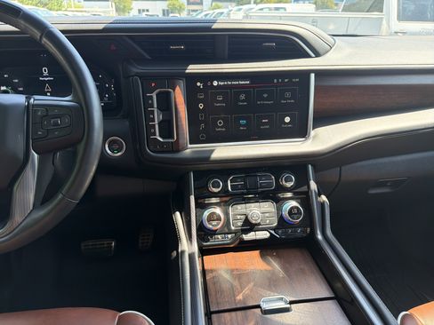 Used 2024 GMC Yukon XL Denali Ultimate AWD/4WD image 31