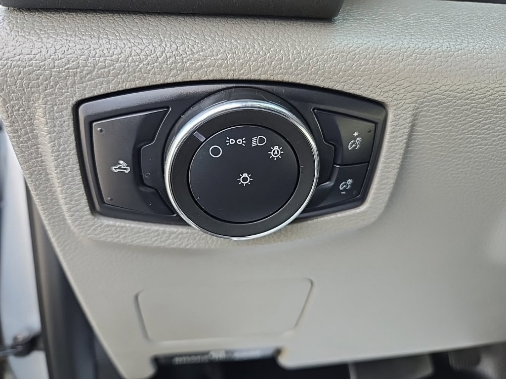 Used 2018 Ford F250 XL w/ Power Equipment Group AWD/4WD image 14