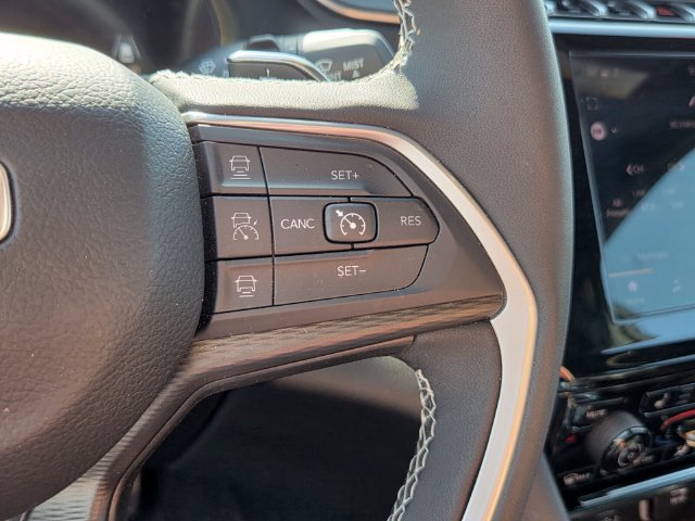 Used 2025 Jeep Grand Cherokee L Altitude AWD/4WD image 26