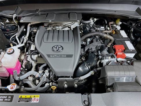 Used 2025 Toyota Grand Highlander AWD image 26