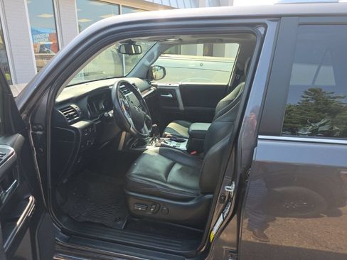 Used 2023 Toyota 4Runner Limited AWD/4WD image 4