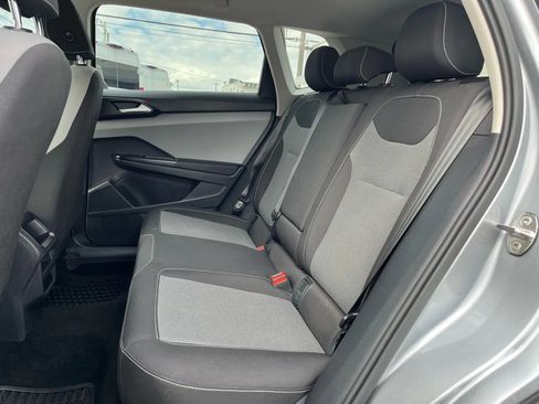 Used 2023 Volkswagen Taos S FWD image 9