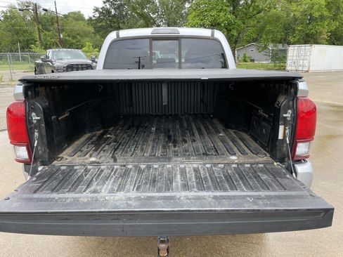 Used 2022 Toyota Tacoma SR w/ SR Convenience Package RWD image 34