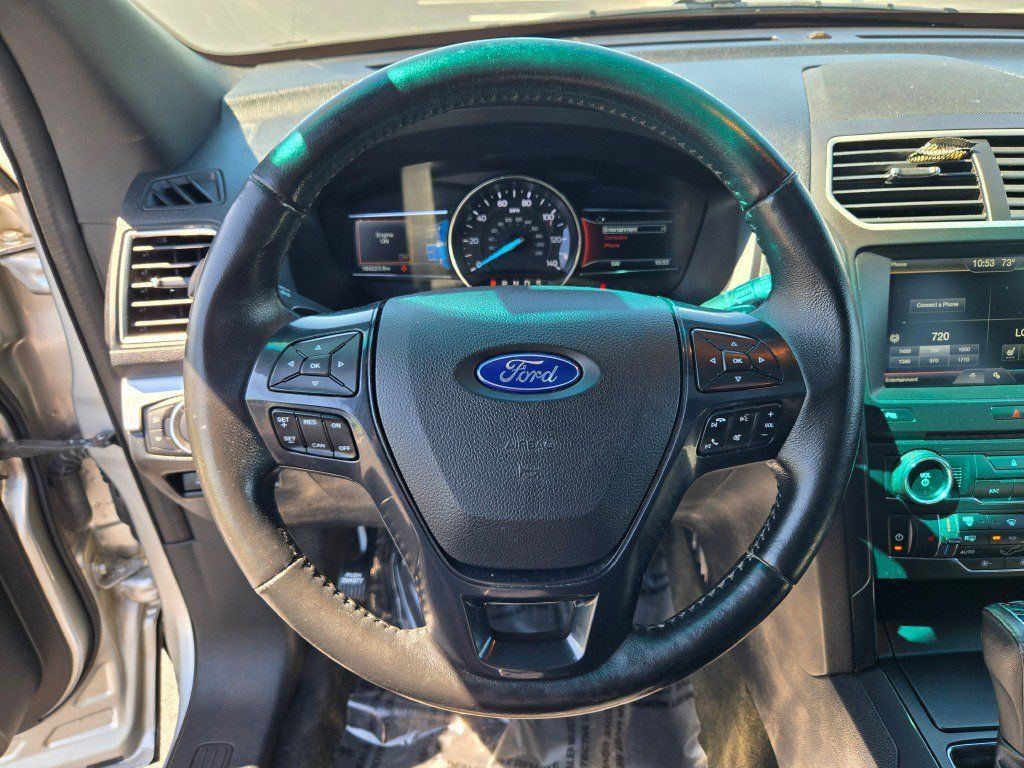 Used 2016 Ford Explorer XLT w/ Equipment Group 202A AWD/4WD image 33