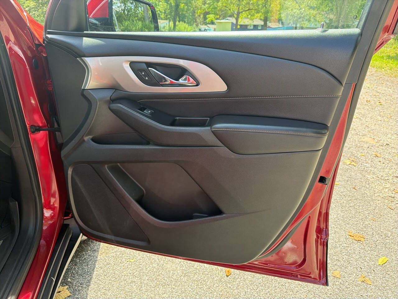 Used 2018 Chevrolet Traverse LT w/ LPO, Floor Liner Package AWD/4WD image 24