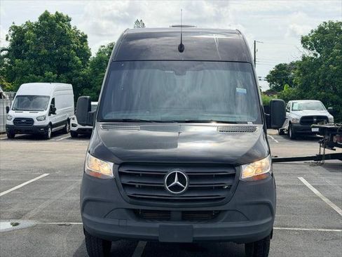 Used 2022 Mercedes-Benz Sprinter 3500 image 11