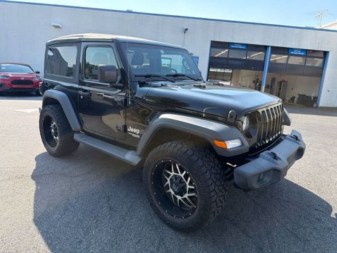 Used 2018 Jeep Wrangler Sport AWD/4WD image 14