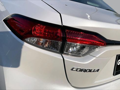 Used 2025 Toyota Corolla LE FWD image 29