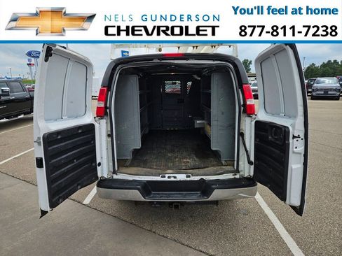 Used 2017 Chevrolet Express 3500 image 11