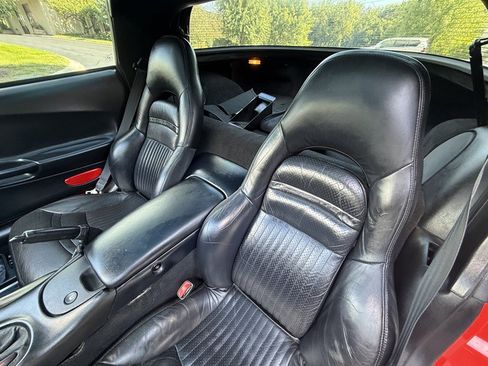 Used 1998 Chevrolet Corvette Coupe w/ Memory Pkg RWD image 18
