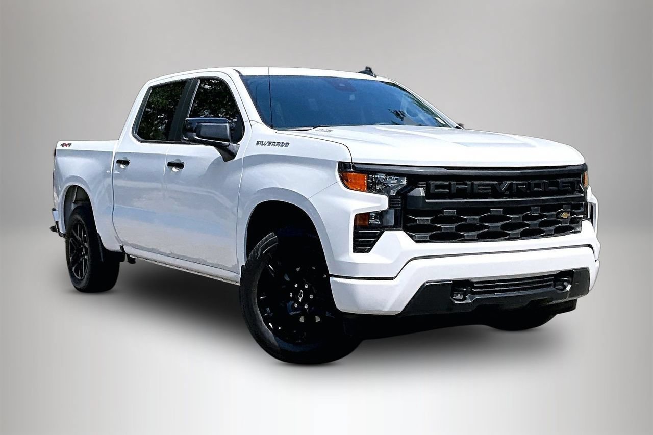 Used 2025 Chevrolet Silverado 1500 Custom AWD/4WD image 2