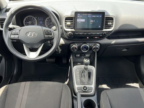Used 2022 Hyundai Venue SEL w/ Cargo Package FWD image 11