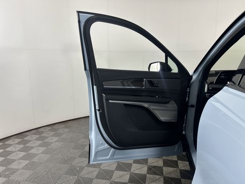 New 2026 Cadillac Vistiq Sport image 34