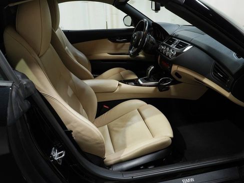Used 2013 BMW Z4 sDrive28i RWD image 11
