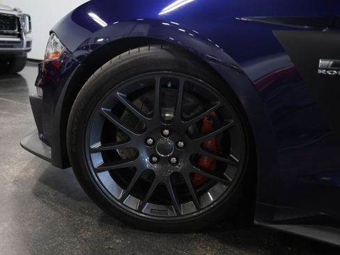 Used 2019 Ford Mustang GT Premium w/ GT Performance Package RWD image 13