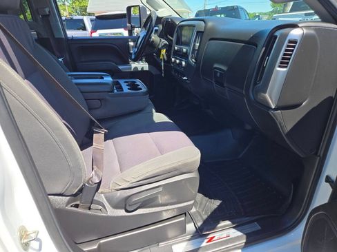 Used 2017 Chevrolet Silverado 2500 LT AWD/4WD image 9