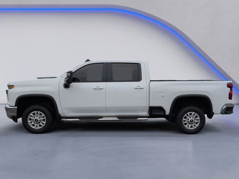 Used 2022 Chevrolet Silverado 2500 LT w/ Convenience Package image 12