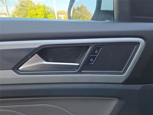 Used 2022 Volkswagen Atlas Cross Sport SEL R-Line image 12