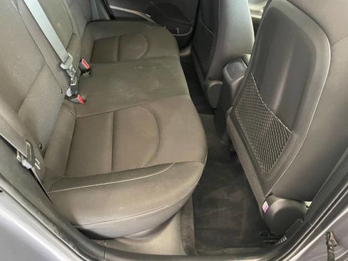 Used 2018 Hyundai Elantra GT image 25