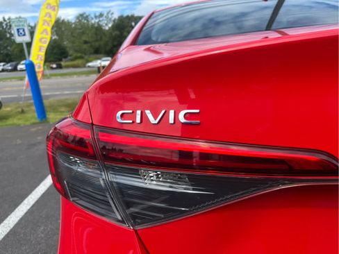 Used 2024 Honda Civic EX image 5