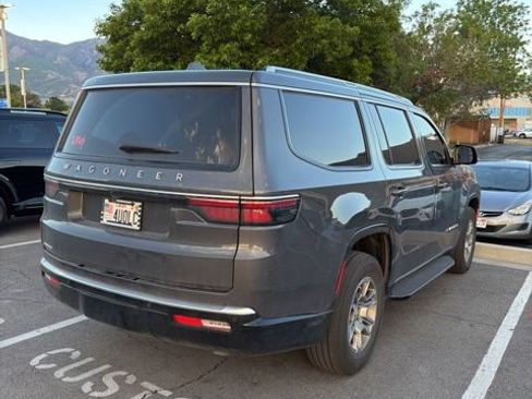 Used 2023 Jeep Wagoneer 4WD w/ HD Trailer Tow Package image 5