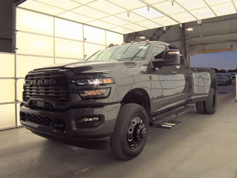 Used 2025 RAM 3500 Lone Star image 2