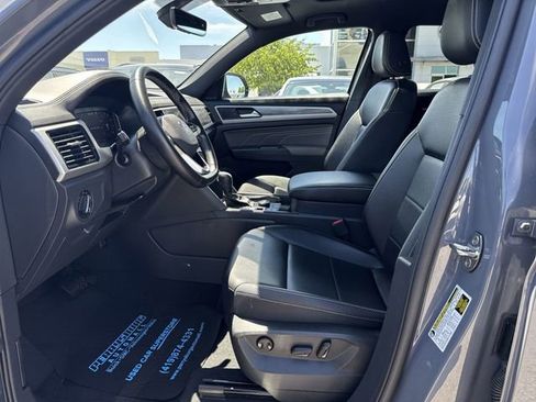 Certified 2023 Volkswagen Atlas Cross Sport SE w/ Panoramic Sunroof Package AWD/4WD image 19