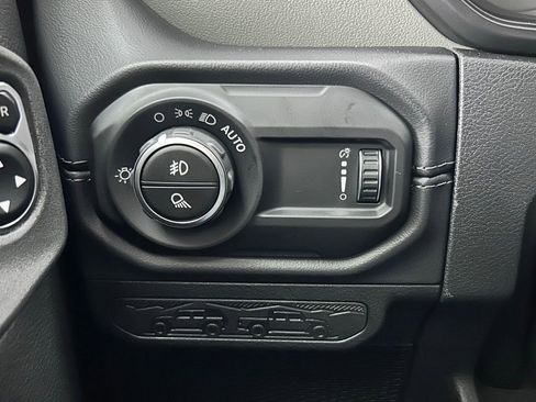 New 2025 Jeep Gladiator Mojave image 24